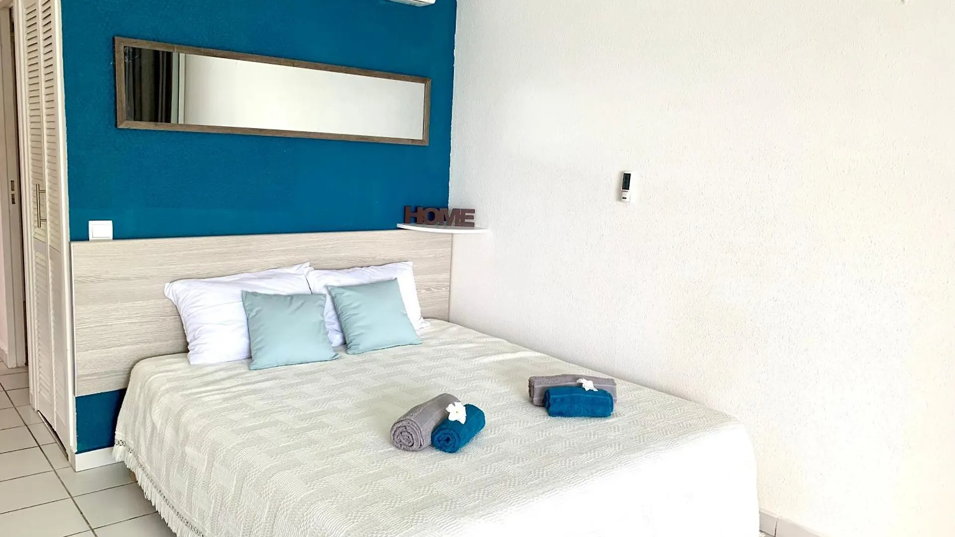 Ti Bleu • Studio Vue Mer & Acces Plage Le Gosier  Apartment Le Gosier (Grande-Terre)